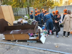 В подмосковном Ногинске приступили к разбору части дома, поврежденного взрывом бытового газа, начали возвращать личное имущество жителям
