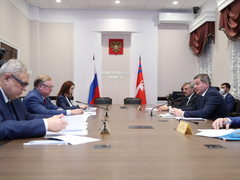 Председатель набсовета Фонда содействия реформированию ЖКХ Сергей Степашин и генеральный директор Фонда ЖКХ Константин Цицин обсудили вопросы реализации программ расселения аварийного жилья