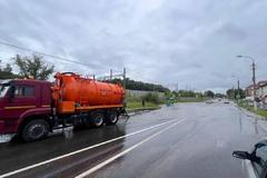 Коммунальщики устраняют последствия ливня в Подмосковье